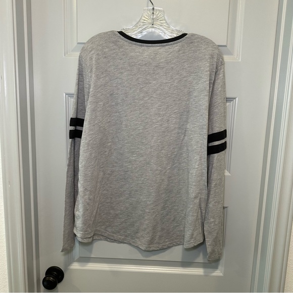 Disney Grey “Love” Scoop Neck Varsity Striped Long Sleeve Top size 2XL - Picture 7 of 8